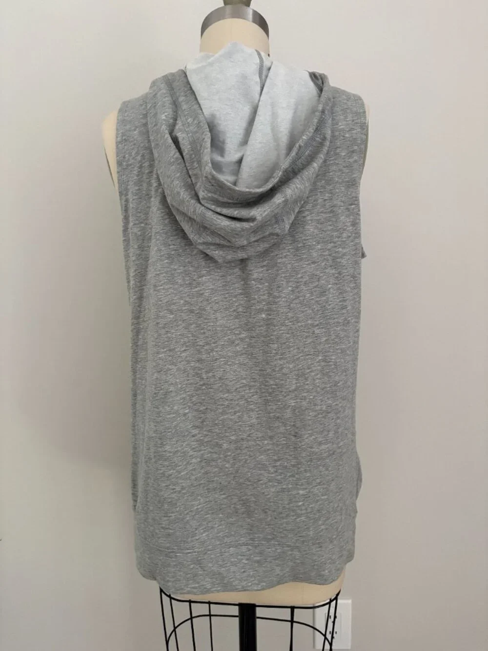 Nike Obsessed Grey Sleeveless Half Zip Hoodie Athleisure Sporty Chic Gym Wear M